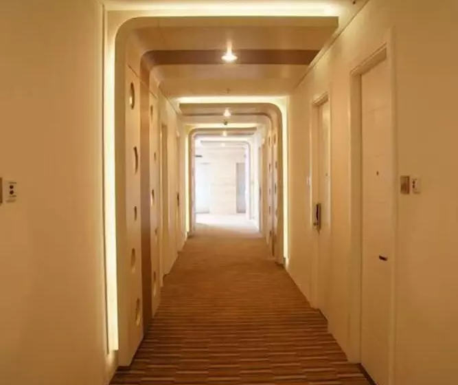 فندق Everbright Ambon