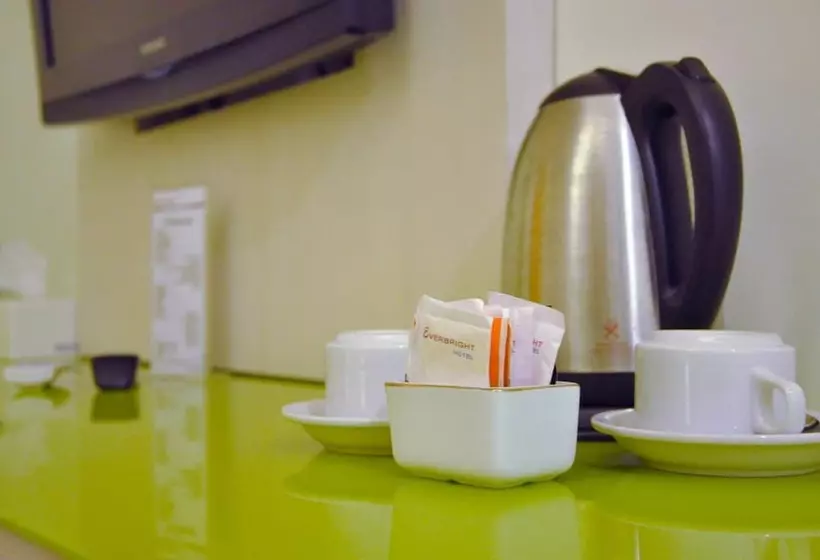 فندق Everbright Ambon