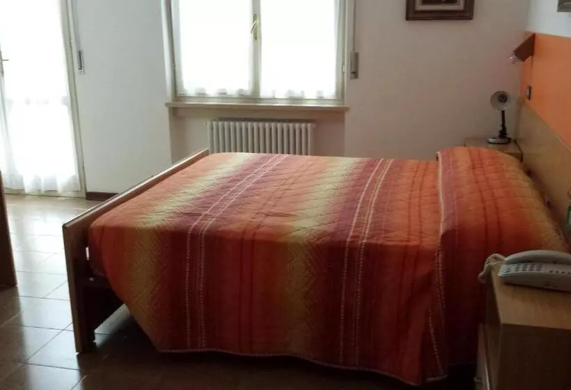 Отель Garnì Capinera