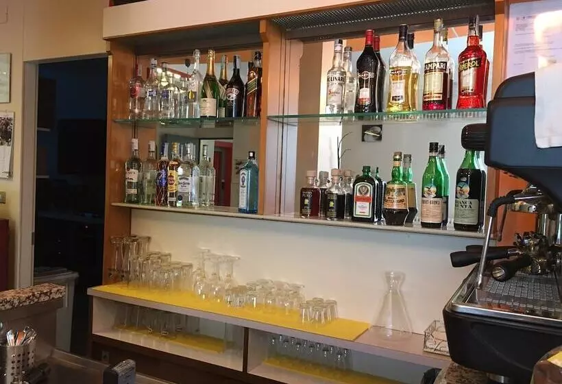 Отель Garnì Capinera