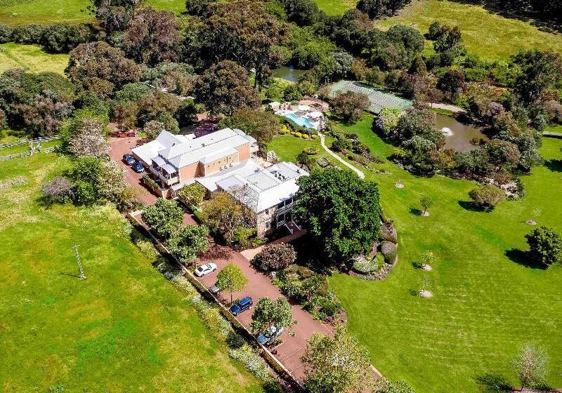 فندق Grand Mercure Basildene Manor