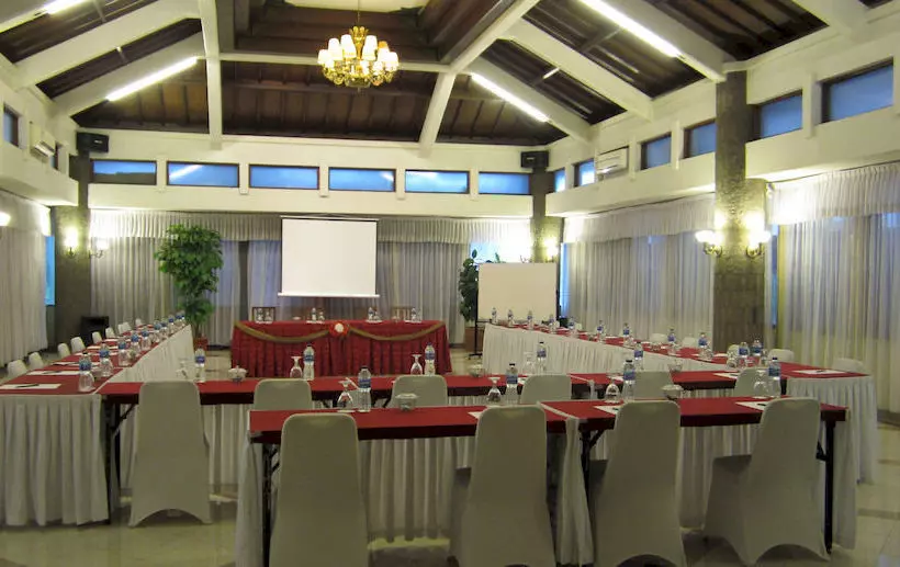 Отель Grand Orchid