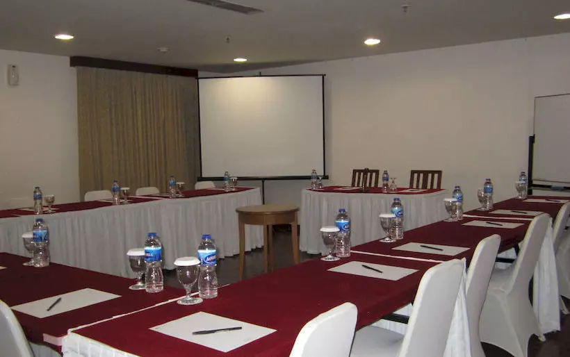 Отель Grand Orchid