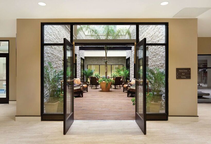 Отель Hilton Garden Inn Rochester Downtown, Ny