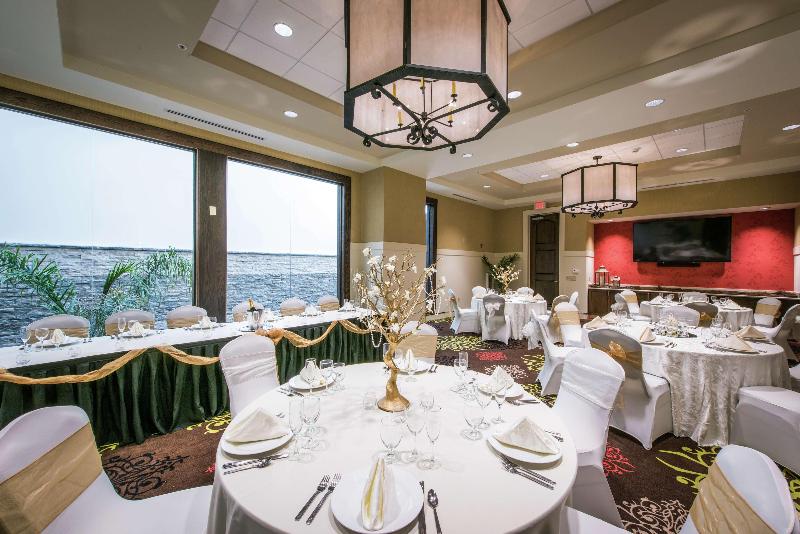 Отель Hilton Garden Inn Rochester Downtown, Ny