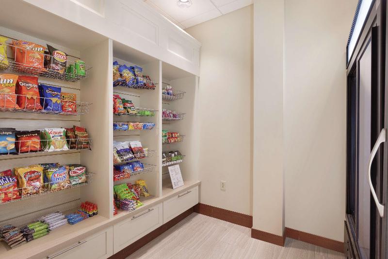 Отель Hilton Garden Inn Rochester Downtown, Ny