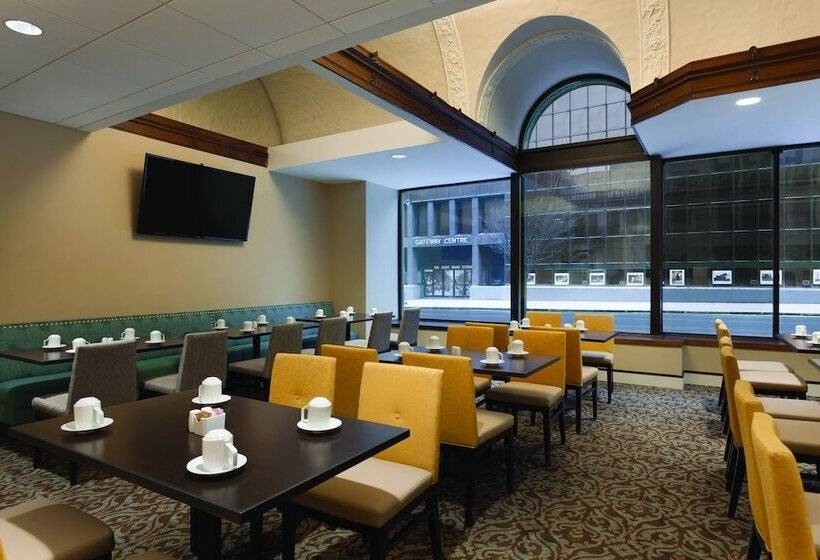 Отель Hilton Garden Inn Rochester Downtown, Ny