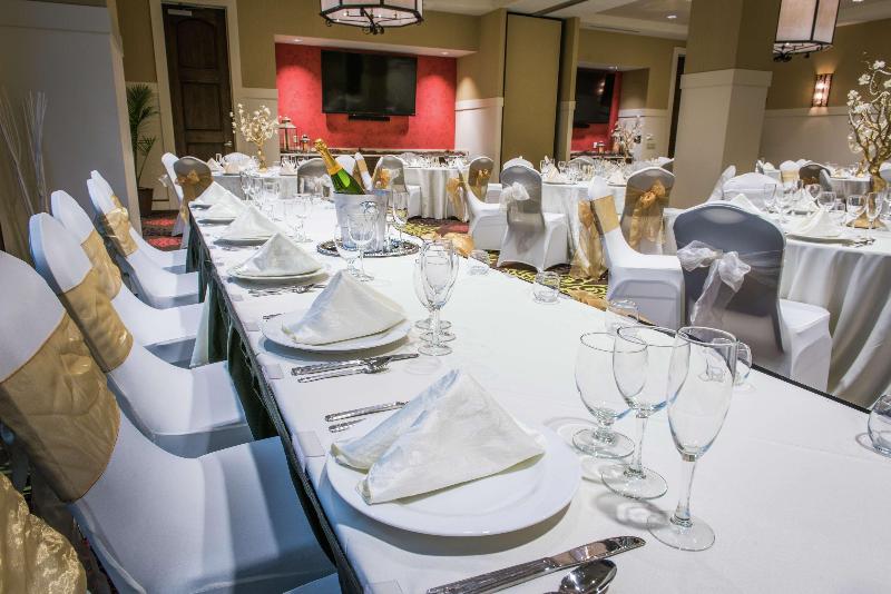 Отель Hilton Garden Inn Rochester Downtown, Ny