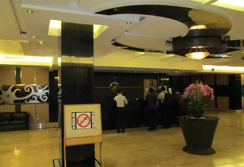 Отель Kini Pontianak