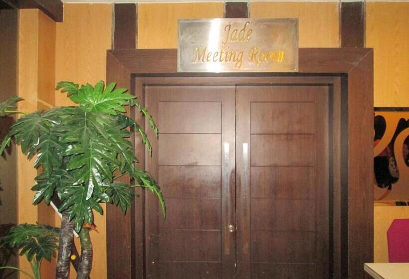 فندق Kini Pontianak