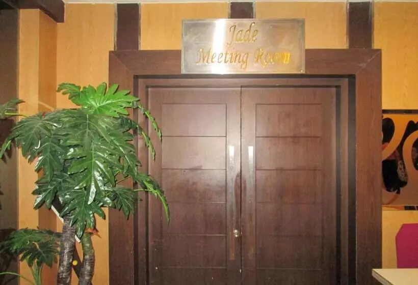 Отель Kini Pontianak