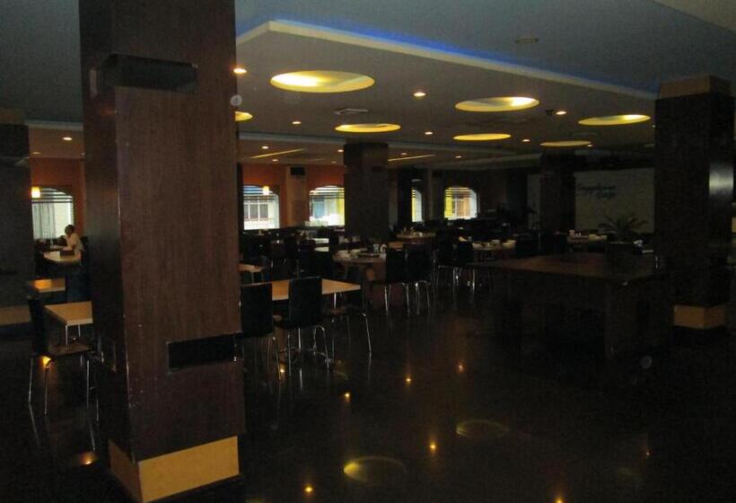 فندق Kini Pontianak