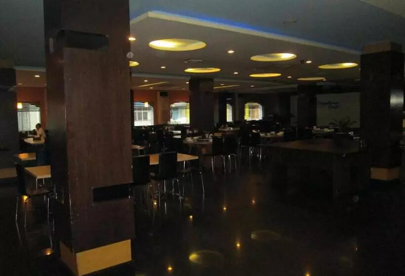 Отель Kini Pontianak