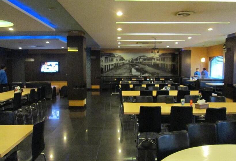 فندق Kini Pontianak