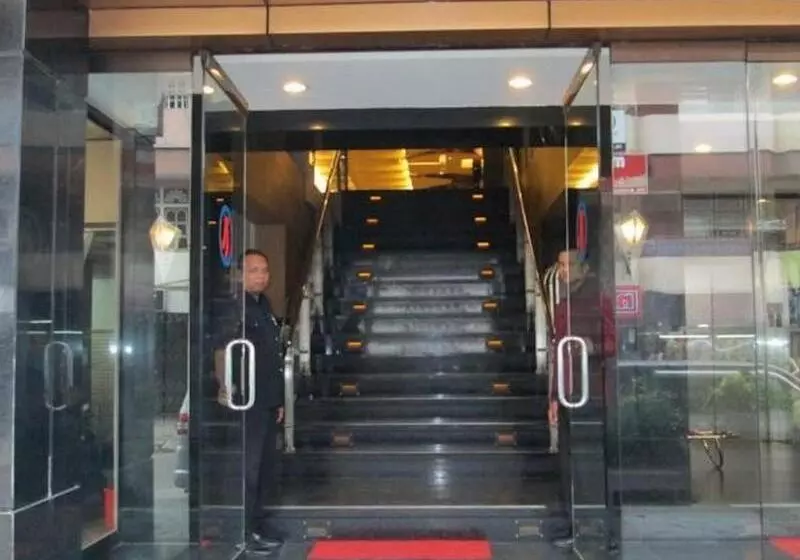 Отель Kini Pontianak