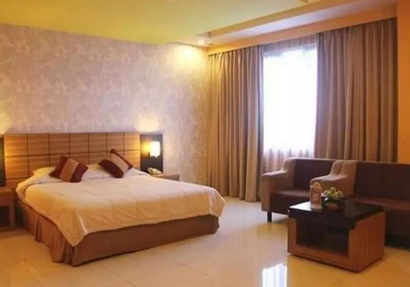 Отель Kini Pontianak