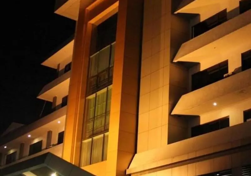 Отель Kini Pontianak