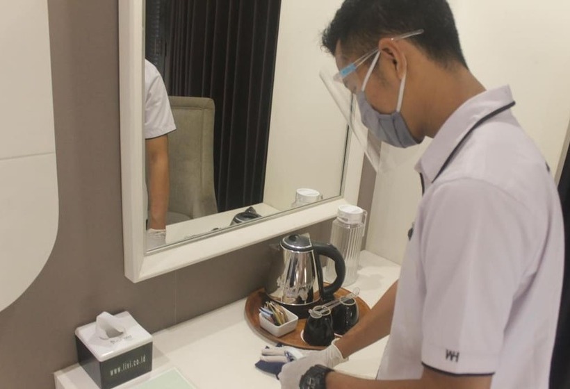 Luminor Hotel Jember By Wh