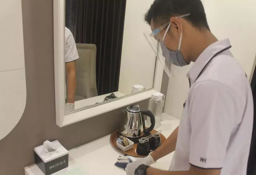 Luminor Hotel Jember By Wh