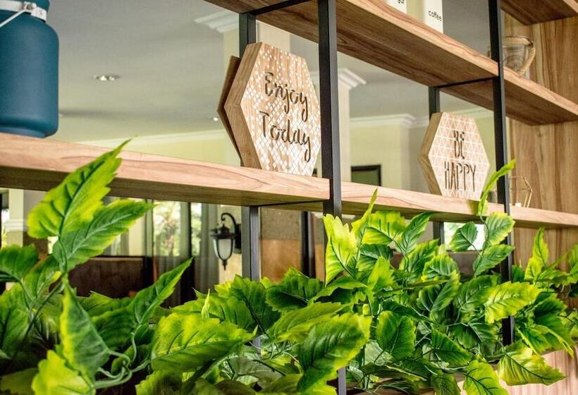 Luminor Hotel Jember By Wh