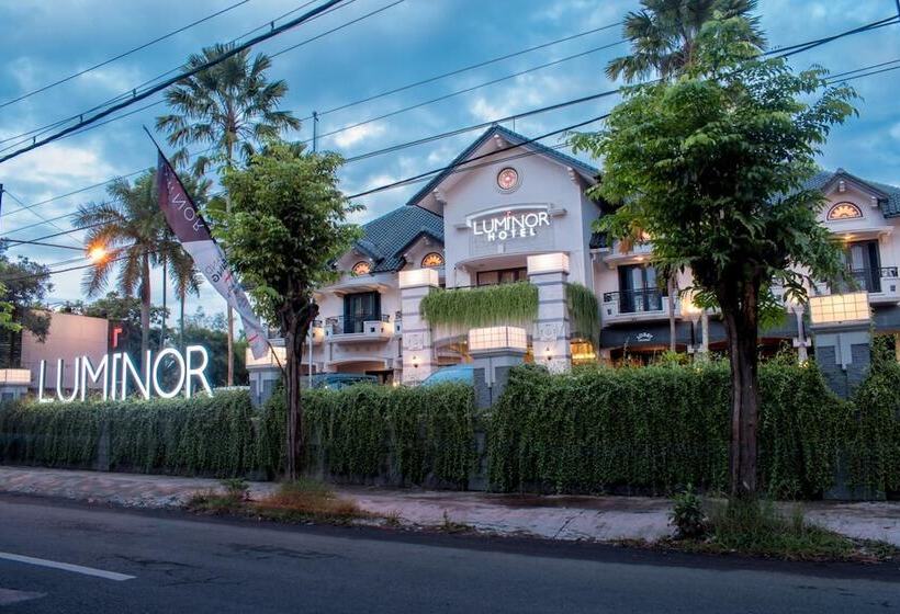 Luminor Hotel Jember By Wh