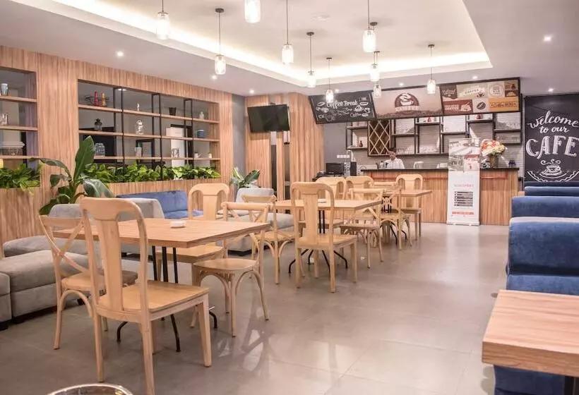 Luminor Hotel Jember By Wh