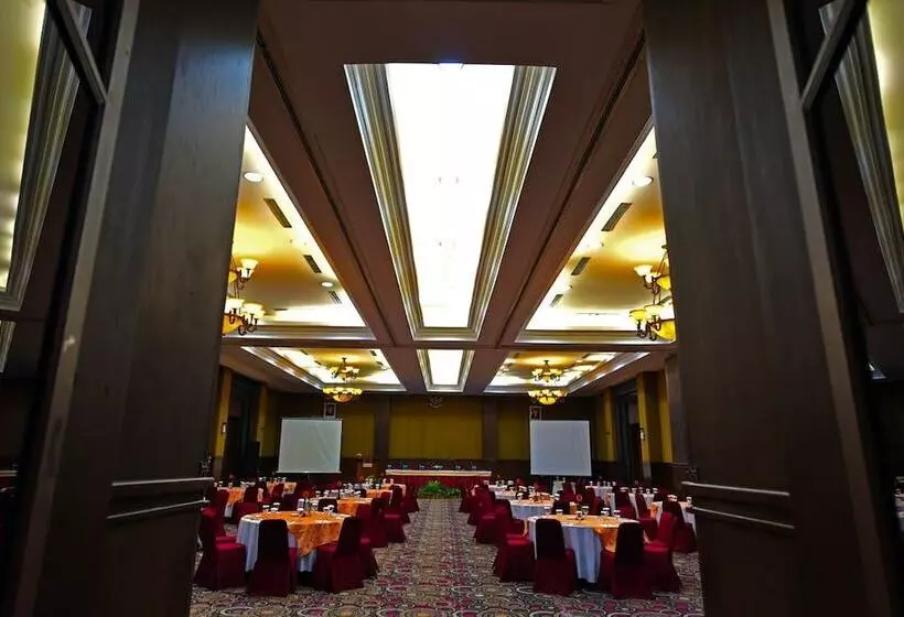 Szálloda Phi Semesta