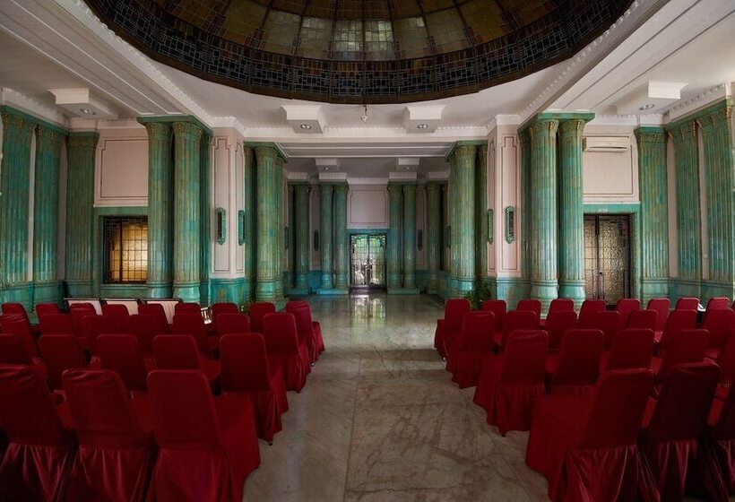 Szálloda Phi Semesta