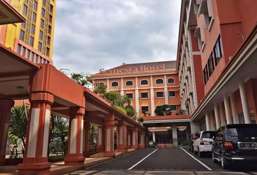 Szálloda Phi Semesta