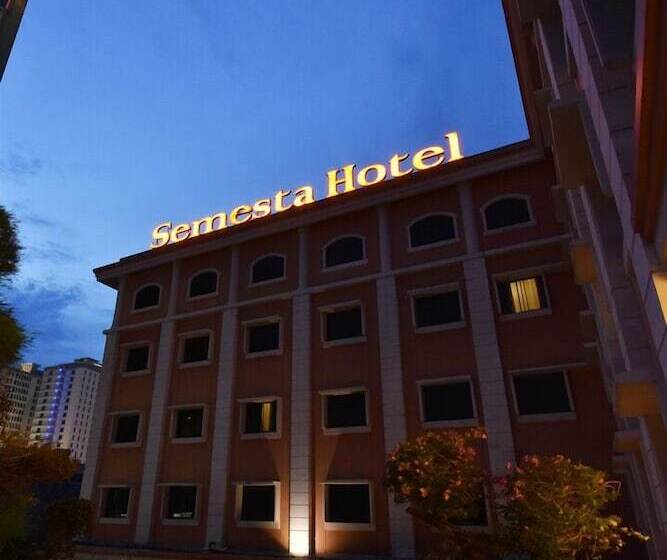 Szálloda Phi Semesta