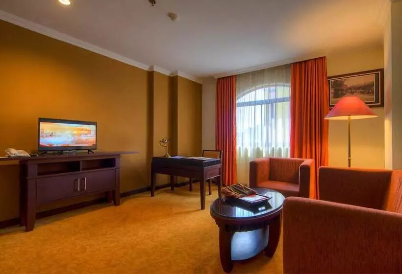 Szálloda Phi Semesta