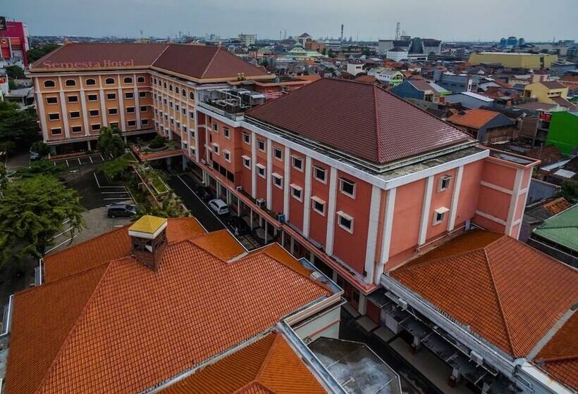 Szálloda Phi Semesta