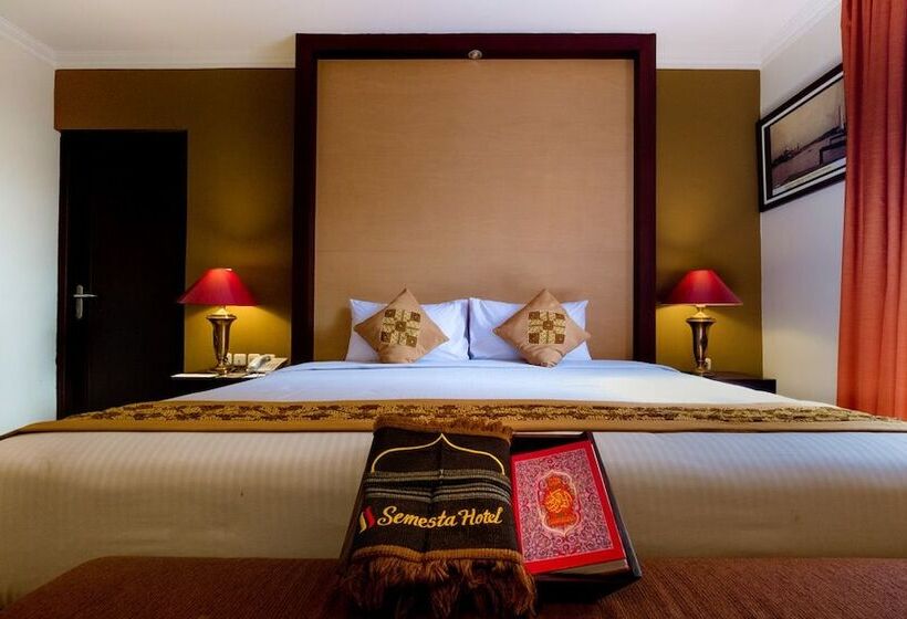 Szálloda Phi Semesta