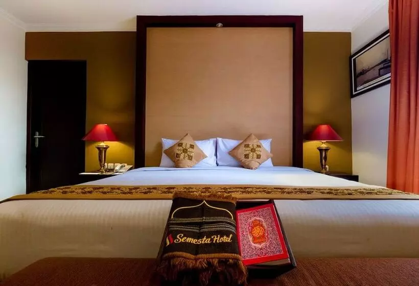 Szálloda Phi Semesta