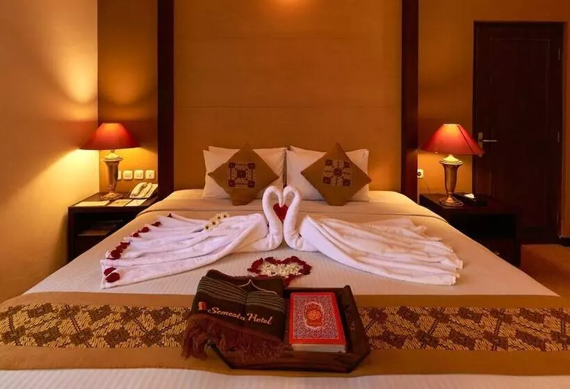 Szálloda Phi Semesta