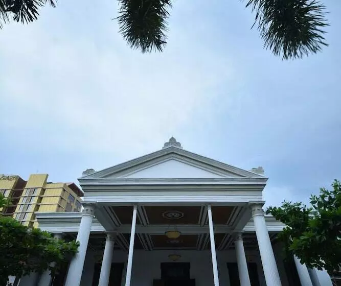 Szálloda Phi Semesta