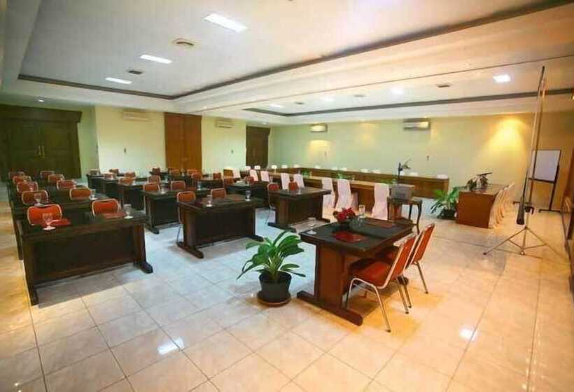 בית מלון כפרי Pondok Serrata Convention, Boutique & Tourist