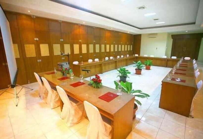 בית מלון כפרי Pondok Serrata Convention, Boutique & Tourist