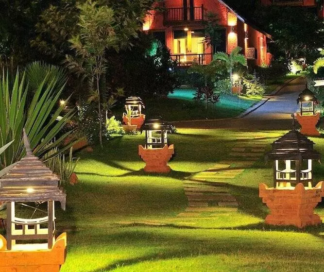 هتل Pristine Lotus Resort