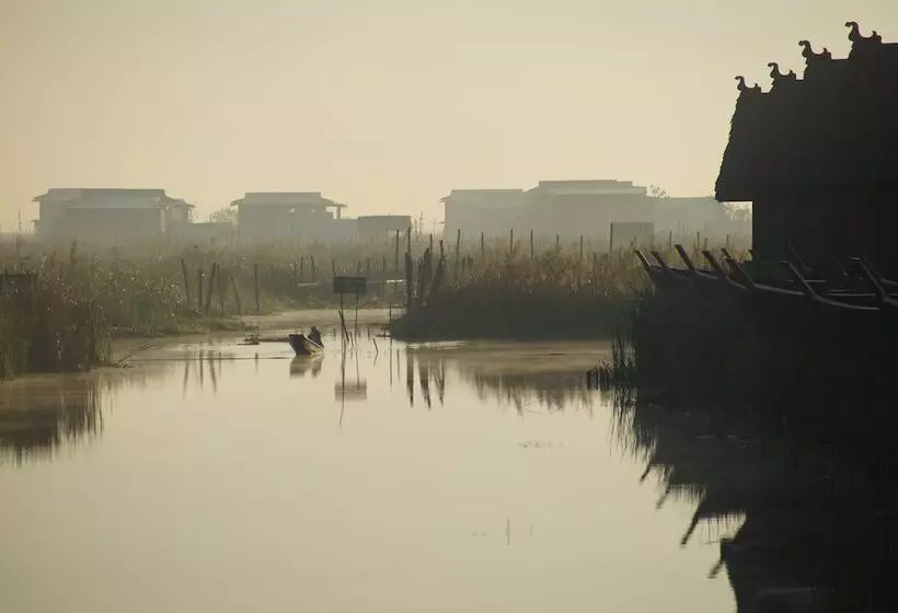 هتل Pristine Lotus Resort