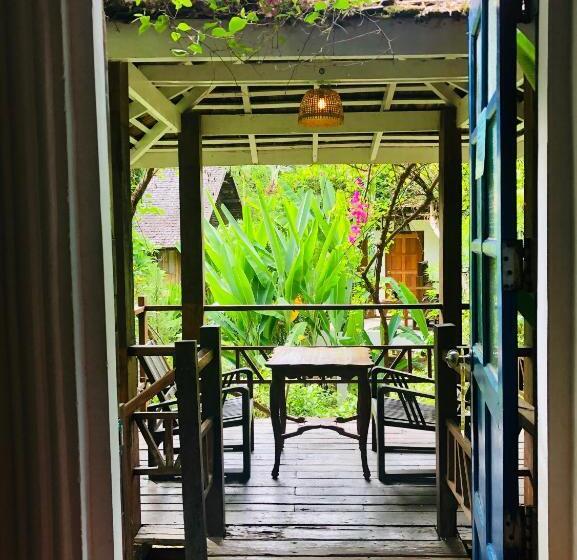 Отель Rimpai Cottage