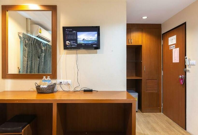 هتل Sleep At Phuket Sha Plus