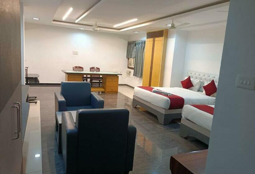 Отель Blue Moon