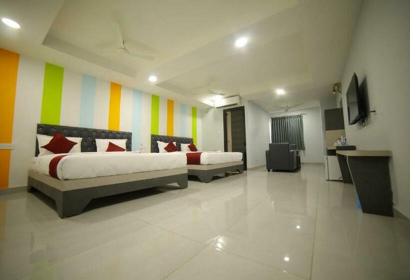 Отель Blue Moon