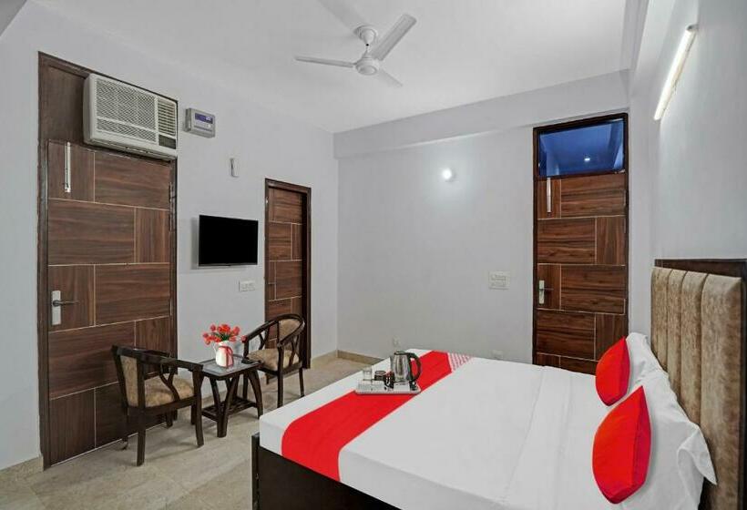 فندق Flagship Raj Residency Near Chhatarpur Metro Station