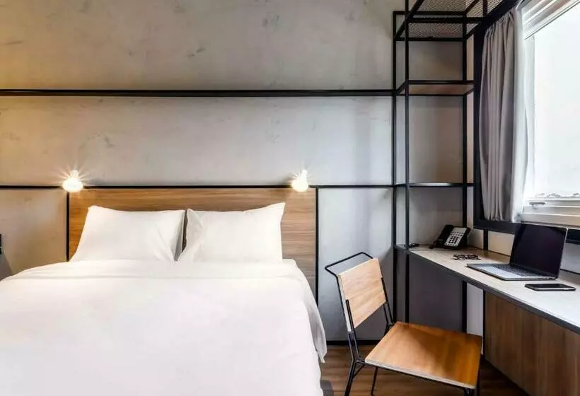 ホテル Ibis Aruja