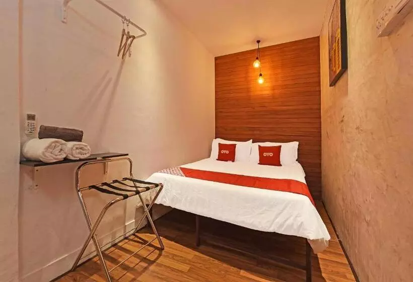 Hotelli Oyo 90662 The 1975