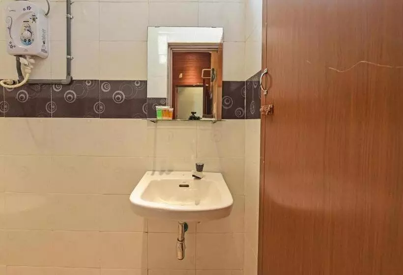 Hotelli Oyo 90662 The 1975