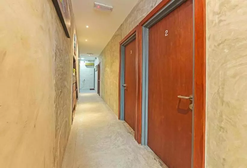 Hotelli Oyo 90662 The 1975