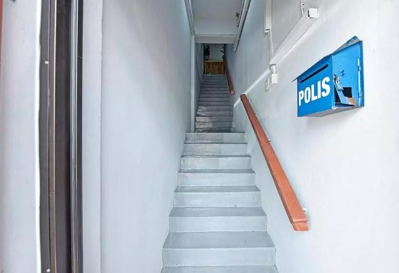 Hotelli Oyo 90662 The 1975